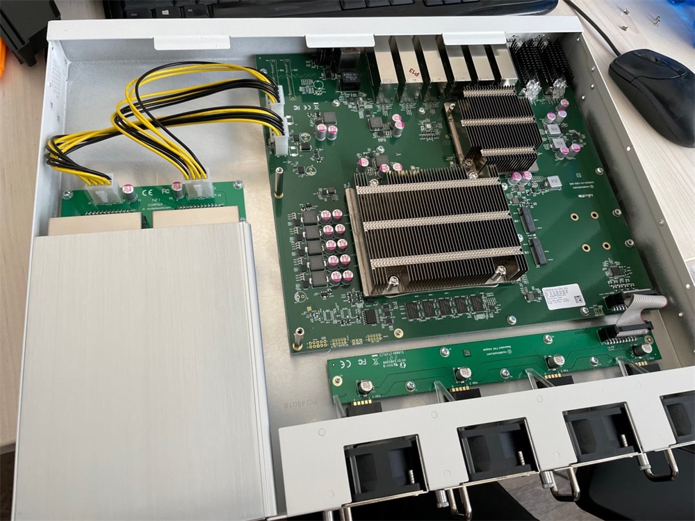 Mikrotik CCR2216-1G-12XS-2XQ 14xSFP28 2xQSFP28 1xGbE LAN port Cloud Core Router