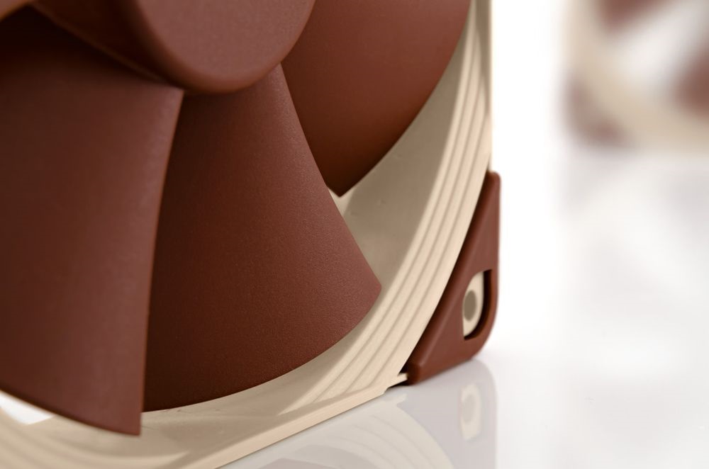 Noctua NF-F12 5V PWM 120mm ventilátor