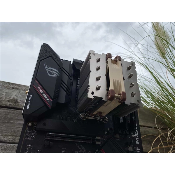 Noctua NH-D9L 9cm univerzális 3U processzor hűtő