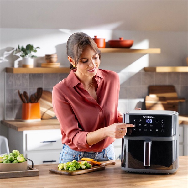 Nutribullet NBA0811 CrispLite Vision 8L sötétszürke forrólevegős sütő
