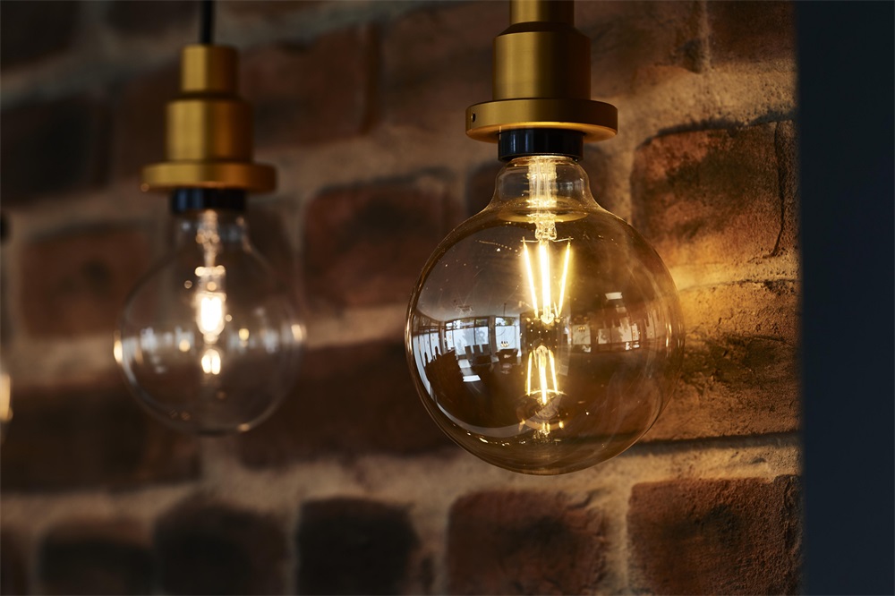 Osram Vintage átlátszó üveg búra/5W/300lm/2000K/E27 LED gömb izzó