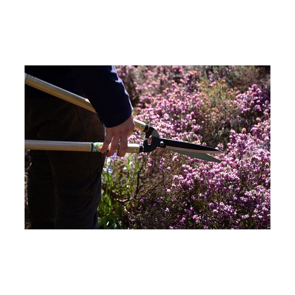 Okatsune 230 hosszúnyelű nagy pengékkel sövényvágóolló