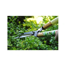 Okatsune 231 kompakt nagy pengékkel sövényvágóolló