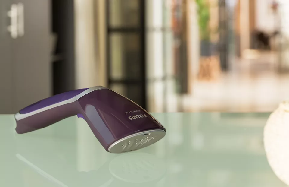 Philips GC363/30 Steam&Go Plus lila kézi ruhagőzölő