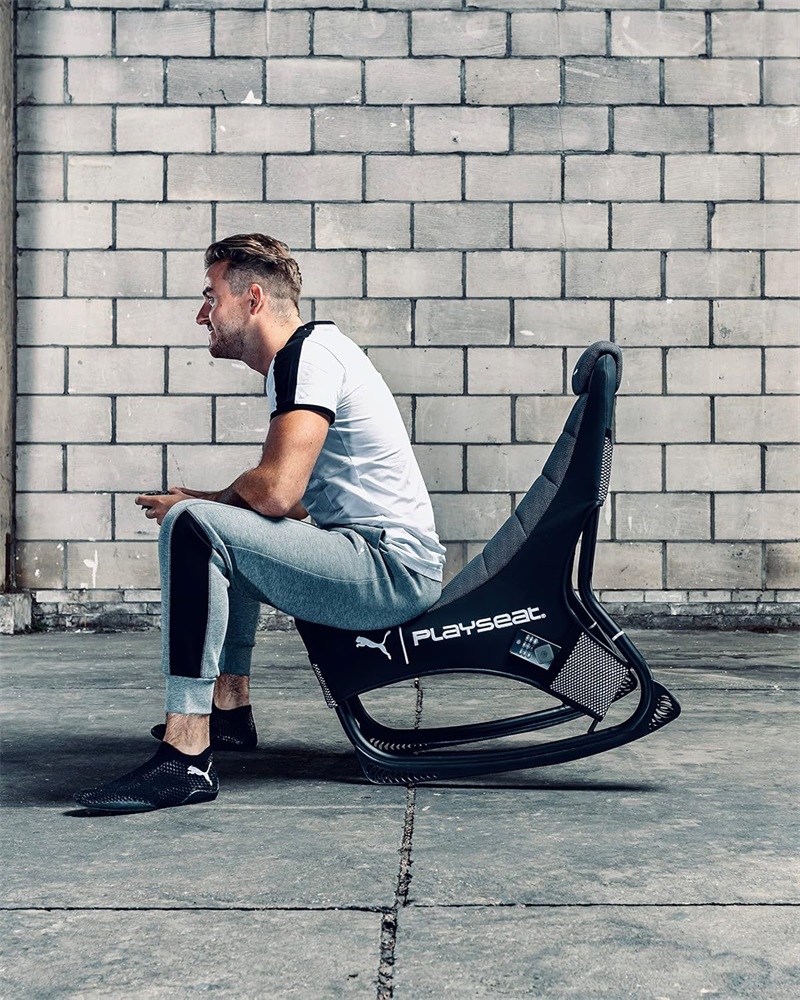 Playseat PUMA Active fekete játékülés