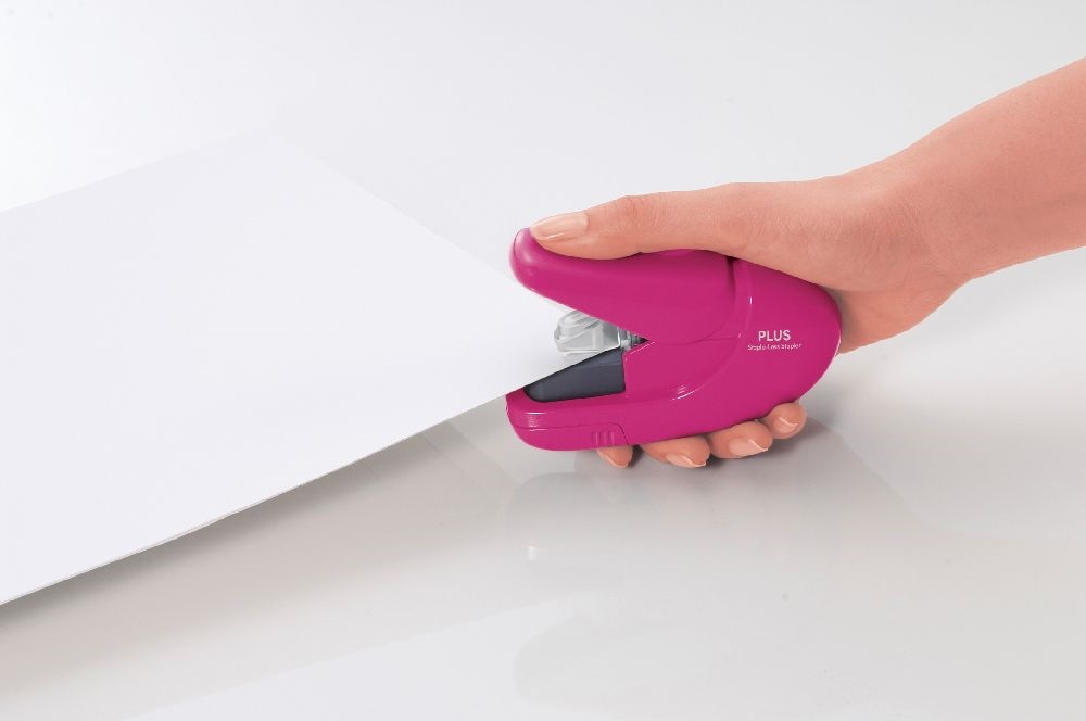 Plus Japan kézi kapocsmentes pink tüző- és lyukasztógép