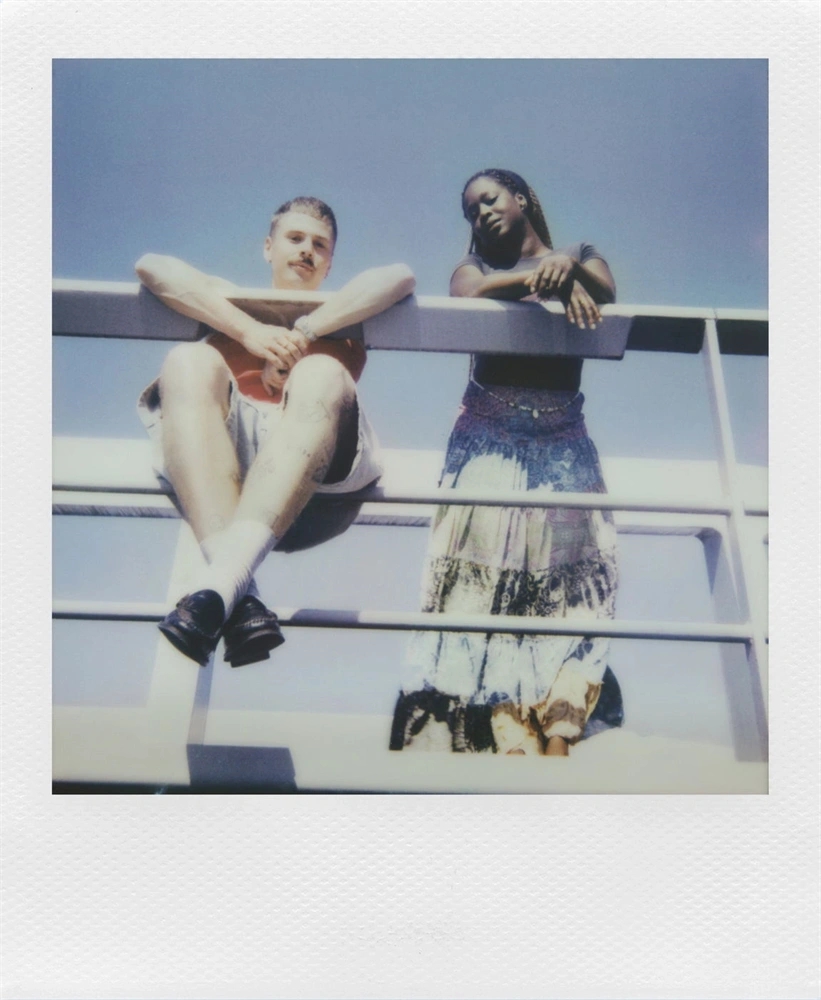 Polaroid NOW G3 instant fekete fényképezőgép+film