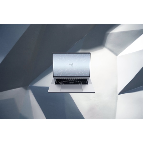 RAZER Blade 16 S9.5-NT 16"UHD+FHD/Intel Core i9-13950HX/32GB/1TB/RTX 4080/Win11/szürke laptop