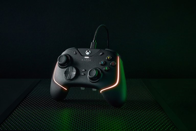 Razer Wolverine V2 Chroma Xbox Series X/S/PC fekete vezetékes kontroller