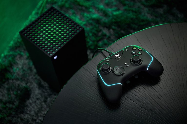 Razer Wolverine V2 Chroma Xbox Series X/S/PC fekete vezetékes kontroller