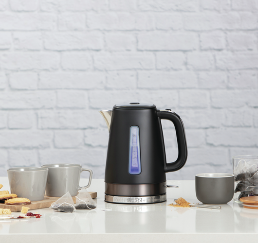 Russell Hobbs 26140-70/RH 1,7L-es fekete vízforraló