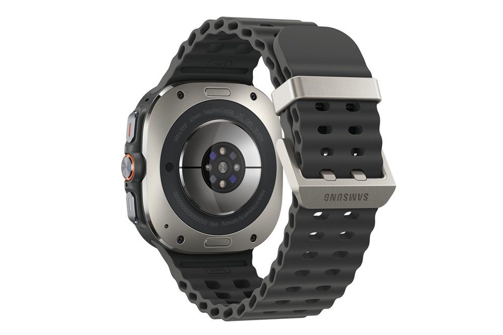 Samsung SM-L705FZTAEUE Galaxy Watch Ultra titánium (47mm) ezüst okosóra