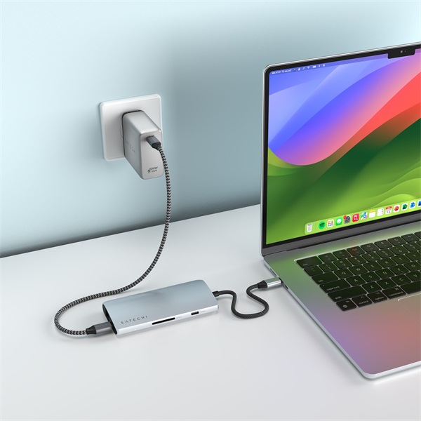 Satechi ST-P8KES Type-C 8K HDMI ezüst HUB