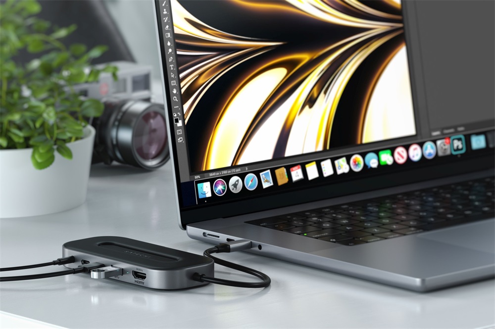 Satechi ST-U4MGEM USB 4 fekete HUB