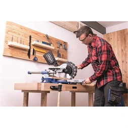 Scheppach HM 254 - gérvágó fűrész húzófunkcióval és lézerrel