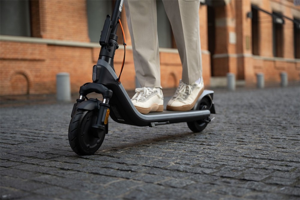 Segway Ninebot KickScooter E2 Plus E II elektromos roller