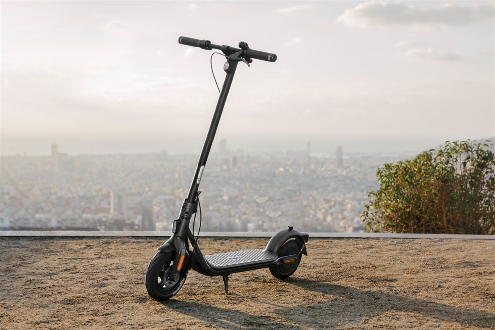 Segway Ninebot KickScooter F2 elektromos roller