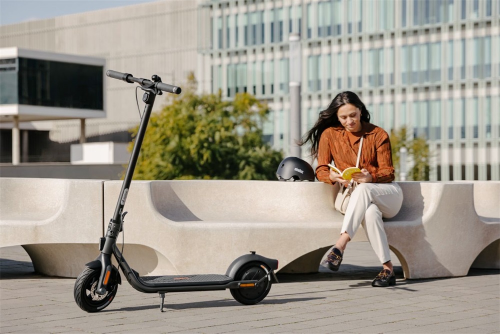 Segway Ninebot KickScooter F2 elektromos roller