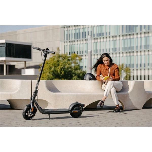 Segway Ninebot KickScooter F2 elektromos roller (Újracsomagolt)