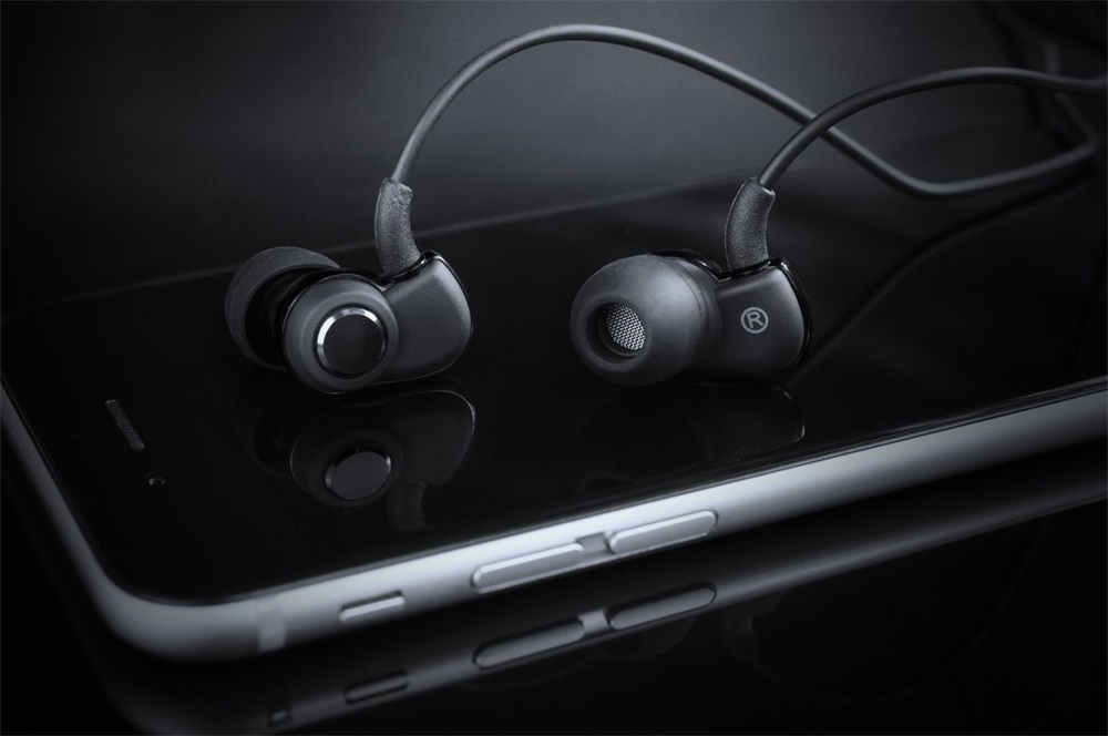 SoundMAGIC PL30+C In-Ear mikrofonos fekete-arany fülhallgató