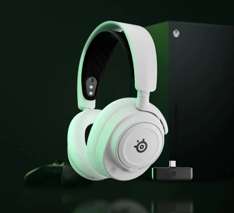 Steelseries Arctis Nova 7X vezeték nélküli fehér gamer fejhallgató