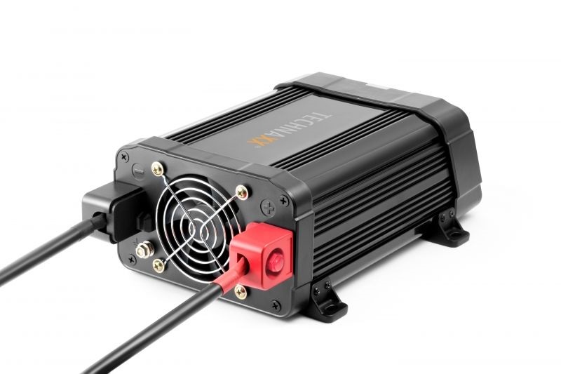 Technaxx TE16 1200W 2xUSB 2x230V autós inverter