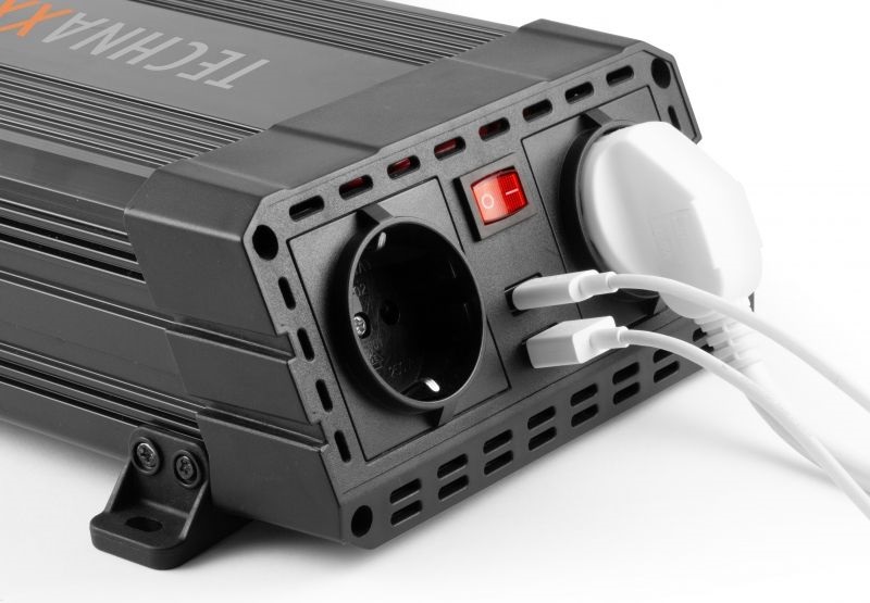 Technaxx TE19 600W 1xUSB-C 1xUSB 2x230V autós inverter
