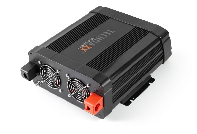 Technaxx TE20 2000W 1xUSB-C 1xUSB 1x230V autós inverter