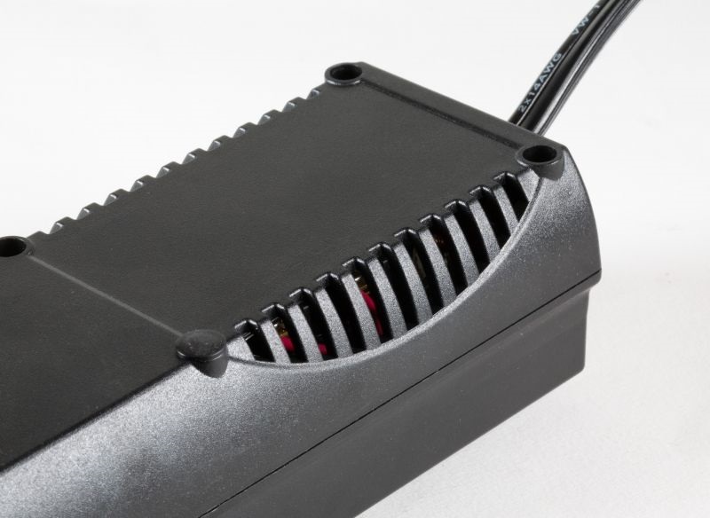 Technaxx TE21 200W 1xUSB-C 1xUSB 1x230V autós inverter