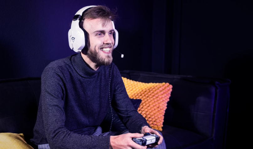 Trust GXT 323W Carus PS5 fehér headset