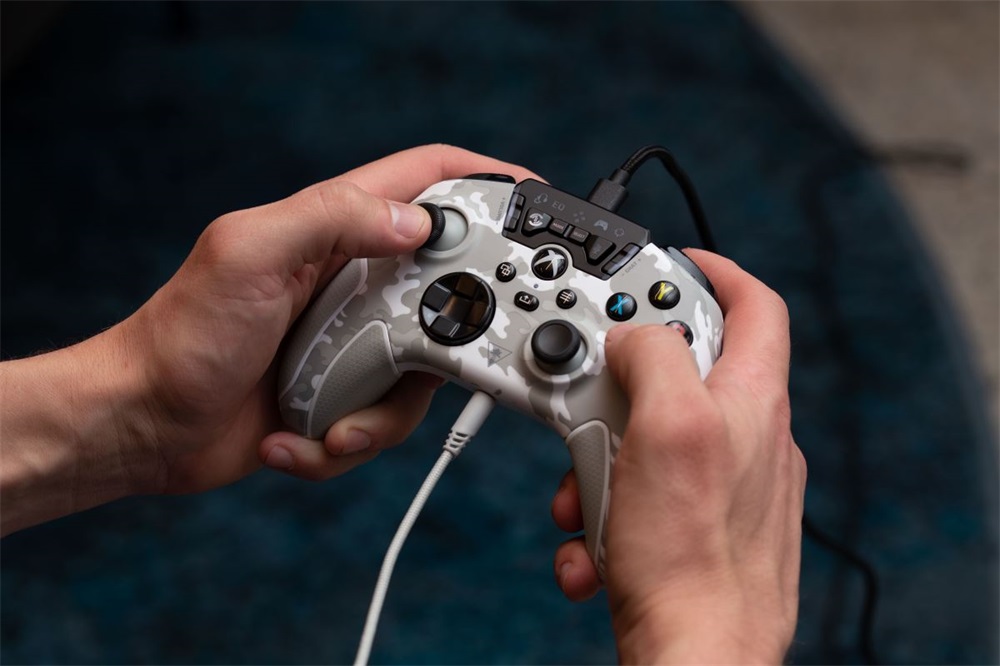 Turtle Beach TBS-0707-02 Recon PC/Xbox One/Xbox Series X|S vezetékes Artic Camo szürke terepszínű kontroller
