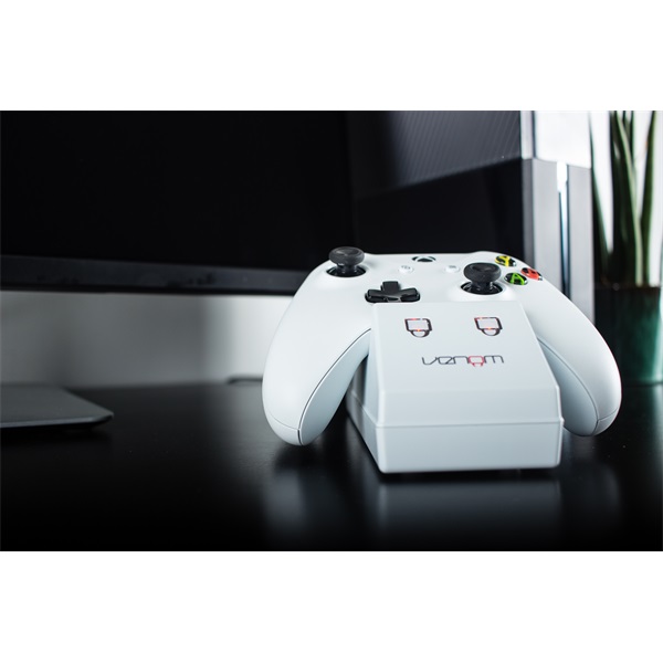 Venom VS2859 Xbox One fehér töltőállomás + 2 db akkumulátor
