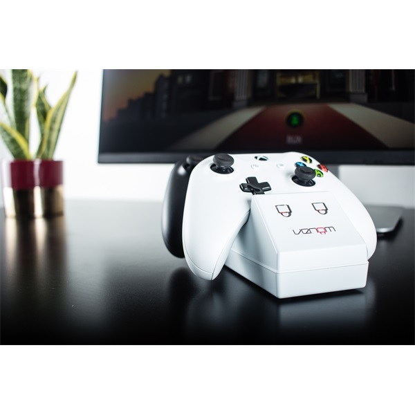 Venom VS2859 Xbox One fehér töltőállomás + 2 db akkumulátor