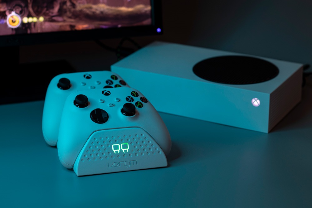 Venom VS2871 Xbox Series X|S/Xbox One fehér dupla töltőállomás + 2db akkumulátor