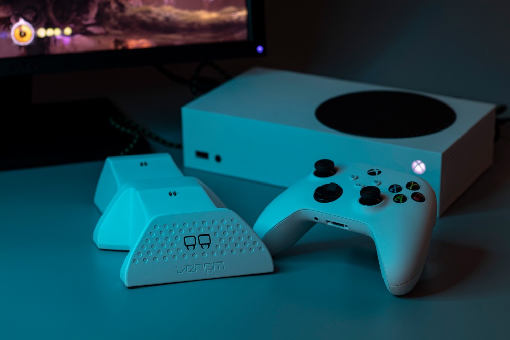 Venom VS2871 Xbox Series X|S/Xbox One fehér dupla töltőállomás + 2db akkumulátor