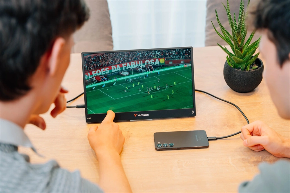 Verbatim 32088 hordozható 14" érintő kijelzős Full HD monitor + 5000mAh powerbank