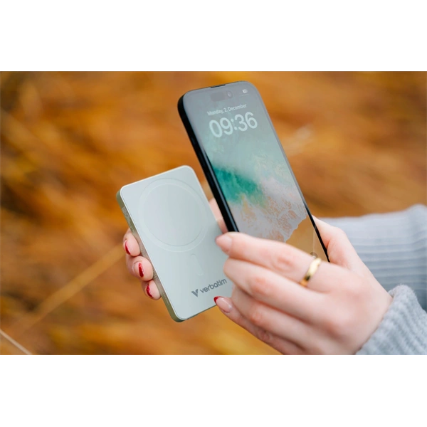 Verbatim 32226 Charge n Go Essentials 5000mAh zöld vezeték nélküli mágneses powerbank