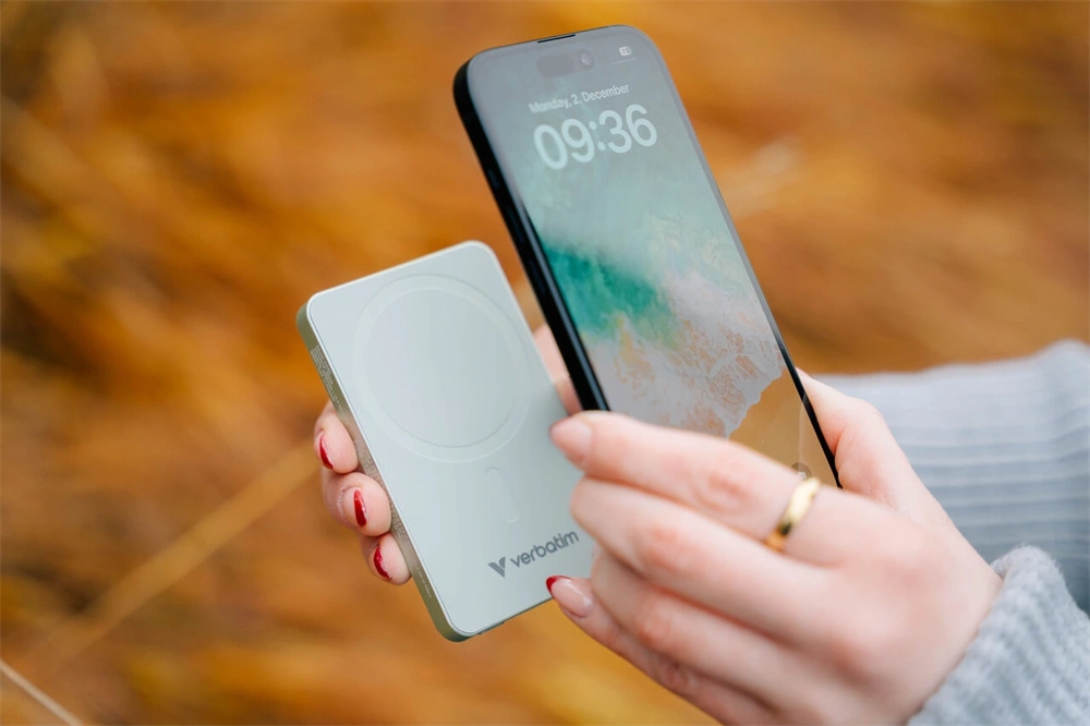 Verbatim 32226 Charge n Go Essentials 5000mAh zöld vezeték nélküli mágneses powerbank