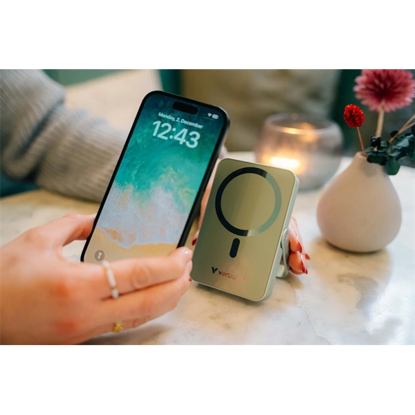 Verbatim 32259 Charge n Go 10000mAh zöld vezeték nélküli kitámasztható mágneses powerbank