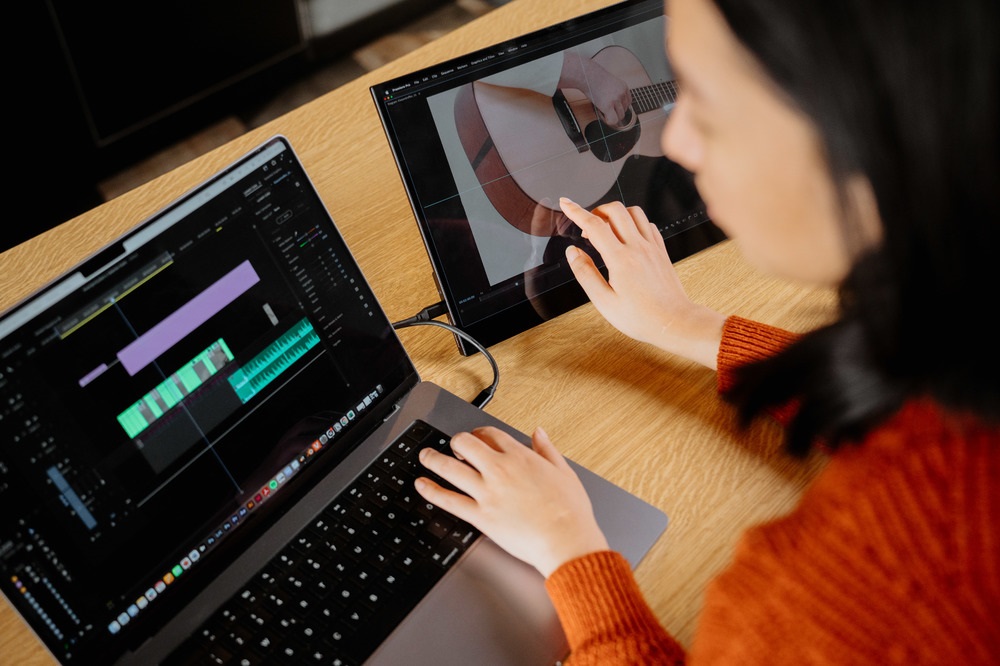 Verbatim 17,3" 49593 PMT-17 FHD IPS HDMI/USB-C fekete fém borítású érintőképernyős monitor