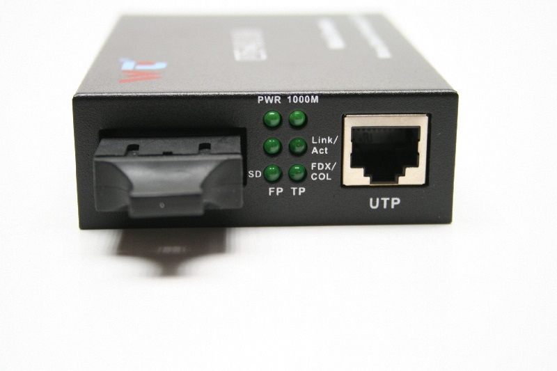 WINTOP WT-8110GSA-11-20-AS SM 100/1000Mbps 20km SC/RJ45 Optikai média konverter