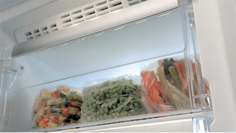 Whirlpool UW6 F2CWB 2 fehér, Fagyasztó:229L, No frost fagyasztószekrény