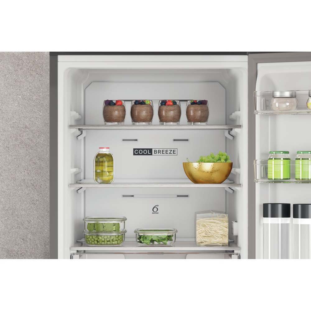 Whirlpool W7X 82O OX inox, alulfagyasztós, Hűtő:231L, Fagyasztó:104L, No frost hűtőszekrény
