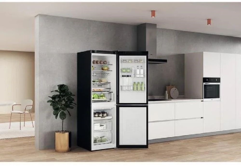 Whirlpool W7X 83T KS fekete, alulfagyasztós, Hűtő:231L, Fagyasztó:104L, No frost hűtőszekrény