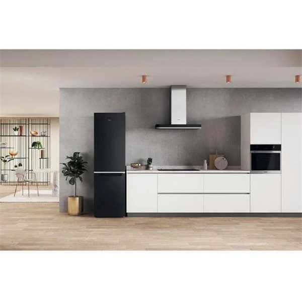 Whirlpool W7X 93A K fekete alulfagyasztós hűtőszekrény (Újszerű)