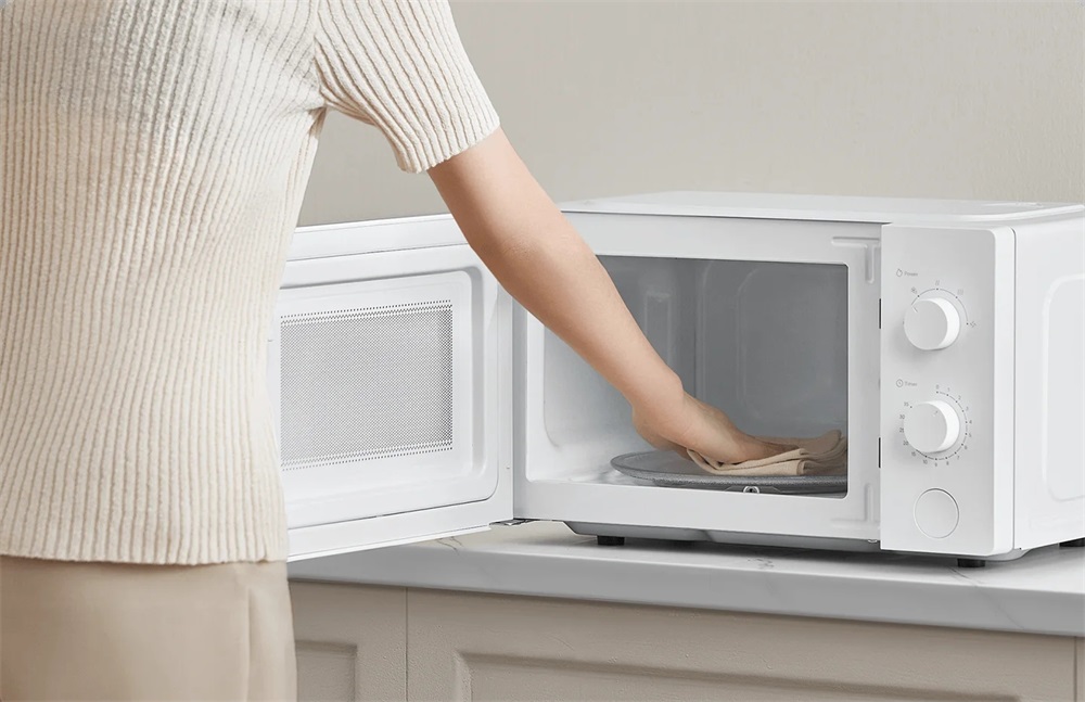 Xiaomi BHR7990EU 700W 20L fehér mikrohullámú sütő